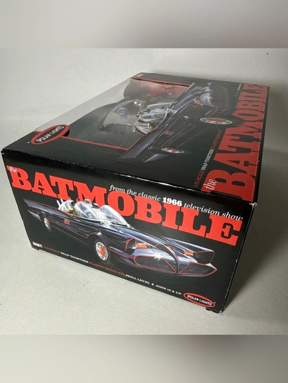 Polar Lights Batmobile 1:25 Scale Model Kit 1966 TV Show w/Figures NEW & SEALED